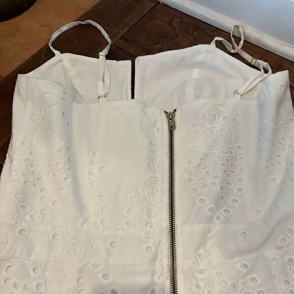 SK embroidered white eyelet romper, size M! - Picture 6 of 10